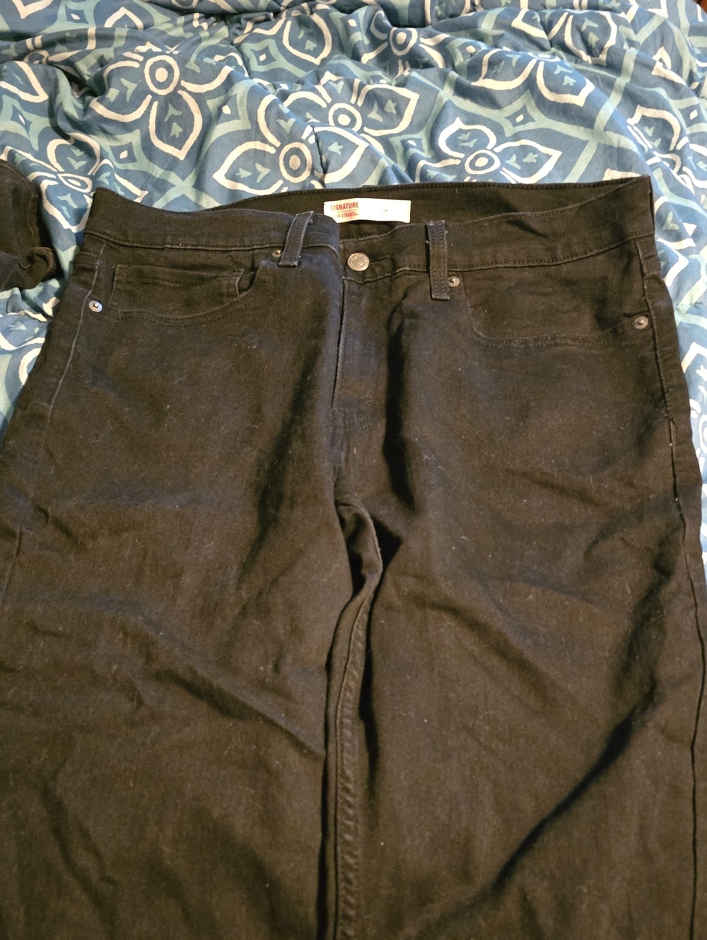 Signature by Levi Strauss Black Slim Straight Jeans